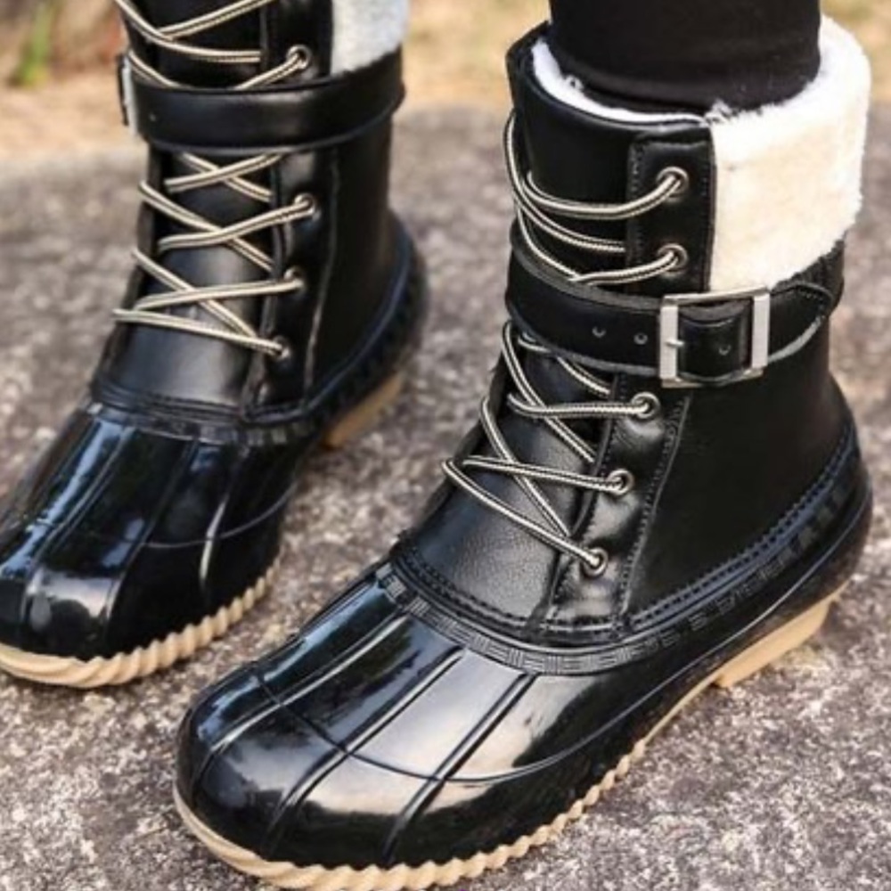 LAST 1! Black Rainboot warm  Cream Sherpa buckles rubber sole lace up - Picture 5 of 7